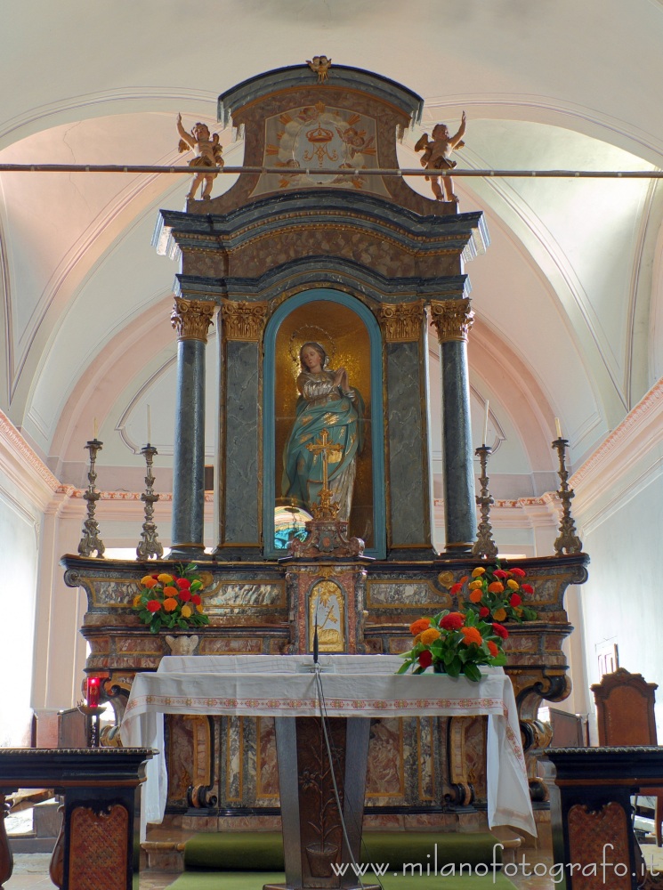 Piverone (Torino, Italy) - Altar of the Chapel of the Brotherhood of the Disciplined